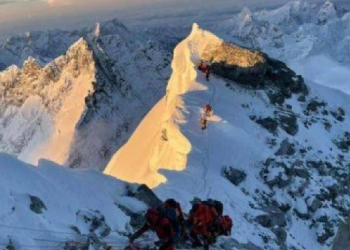 Mt everest 1140x570