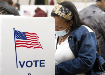 Republicans Make Early Gains In Key Congressional Races